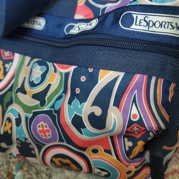 LeSportsac Duffle bag - Picture 2 of 2